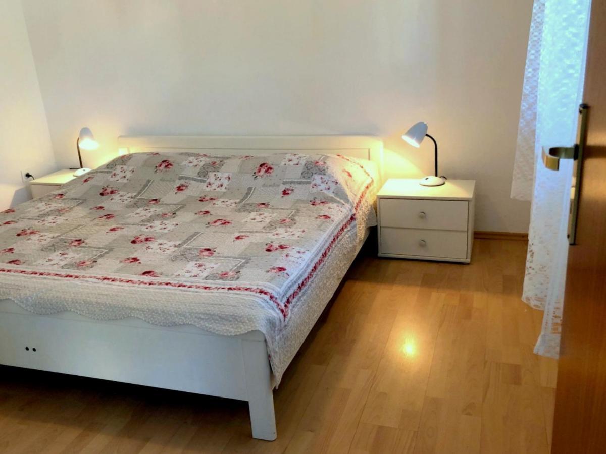 Miramar Gardenn Apartmment Banjol Екстер'єр фото