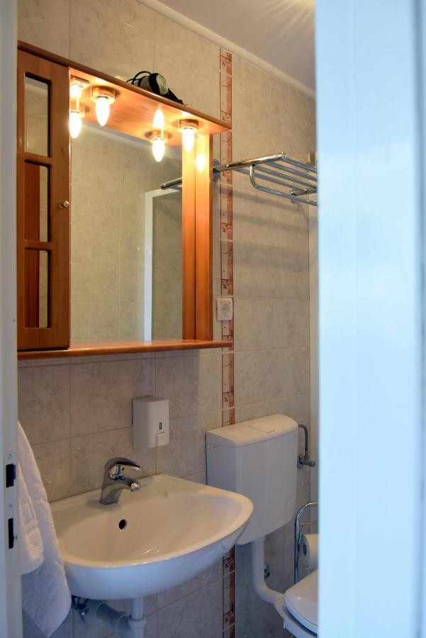 Miramar Gardenn Apartmment Banjol Екстер'єр фото