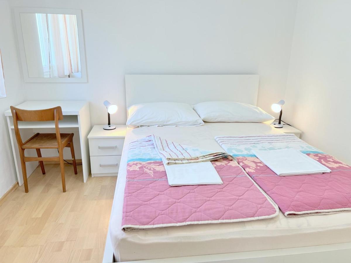 Miramar Gardenn Apartmment Banjol Екстер'єр фото